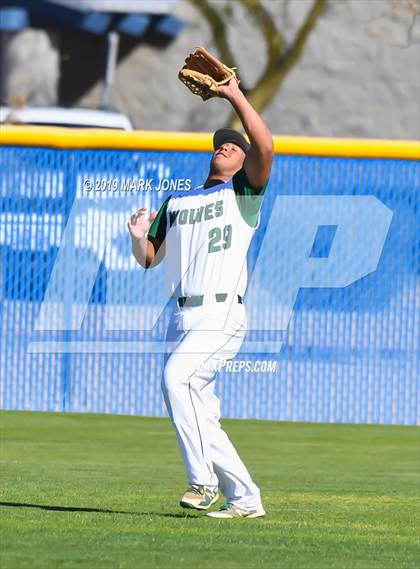 Thumbnail 3 in Bentonville West vs. Edmond Santa Fe (Coach Bob Invitational) photogallery.