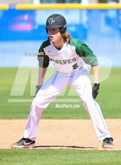 Thumbnail 2 in Bentonville West vs. Edmond Santa Fe (Coach Bob Invitational) photogallery.