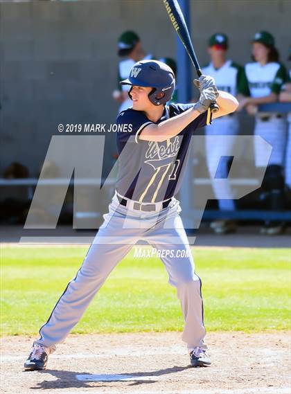 Thumbnail 1 in Bentonville West vs. Edmond Santa Fe (Coach Bob Invitational) photogallery.