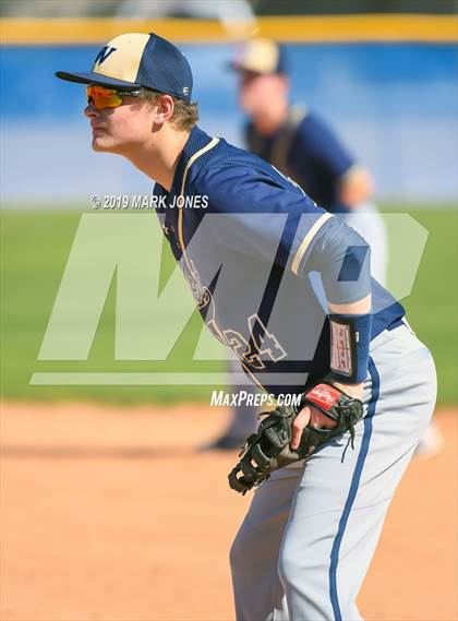 Thumbnail 3 in Bentonville West vs. Edmond Santa Fe (Coach Bob Invitational) photogallery.