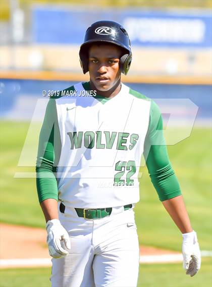 Thumbnail 2 in Bentonville West vs. Edmond Santa Fe (Coach Bob Invitational) photogallery.