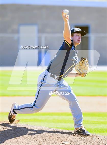 Thumbnail 3 in Bentonville West vs. Edmond Santa Fe (Coach Bob Invitational) photogallery.