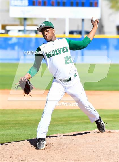 Thumbnail 2 in Bentonville West vs. Edmond Santa Fe (Coach Bob Invitational) photogallery.
