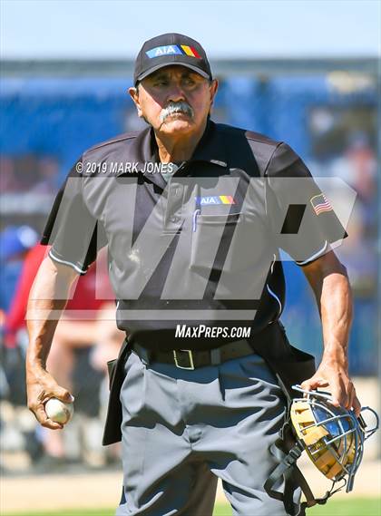 Thumbnail 2 in Bentonville West vs. Edmond Santa Fe (Coach Bob Invitational) photogallery.