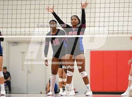 Thumbnail 3 in Assumption @ Metairie Park Country Day photogallery.