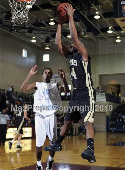 Thumbnail 1 in Athens vs. Lee photogallery.