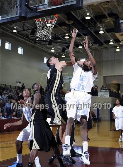 Thumbnail 2 in Athens vs. Lee photogallery.
