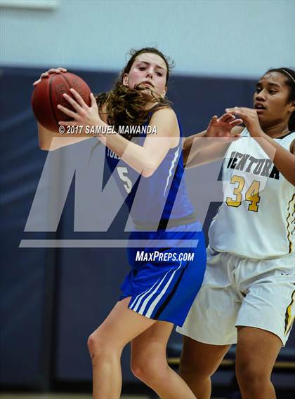 Thumbnail 2 in Ventura vs La Jolla Country Day photogallery.