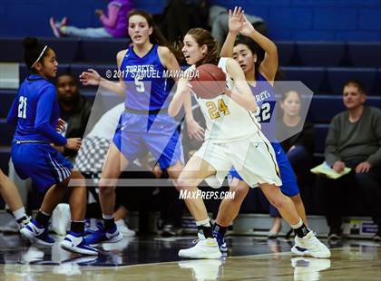 Thumbnail 3 in Ventura vs La Jolla Country Day photogallery.