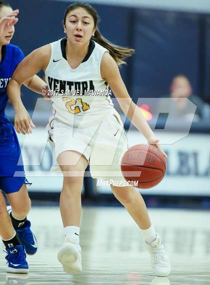 Thumbnail 2 in Ventura vs La Jolla Country Day photogallery.