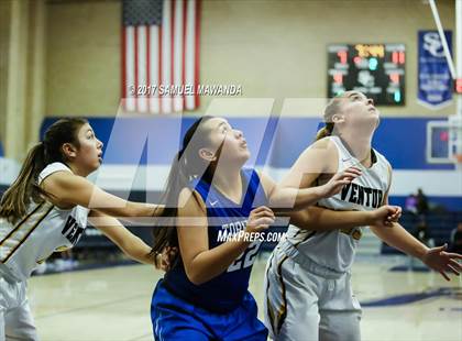 Thumbnail 3 in Ventura vs La Jolla Country Day photogallery.