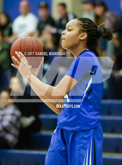 Thumbnail 2 in Ventura vs La Jolla Country Day photogallery.