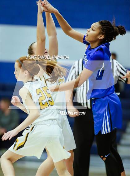 Thumbnail 1 in Ventura vs La Jolla Country Day photogallery.