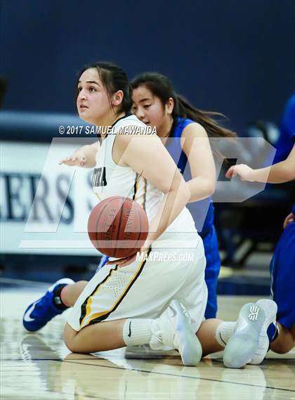 Thumbnail 3 in Ventura vs La Jolla Country Day photogallery.