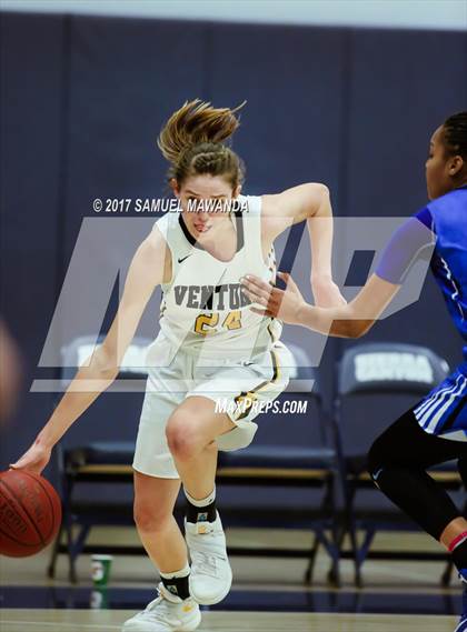 Thumbnail 2 in Ventura vs La Jolla Country Day photogallery.