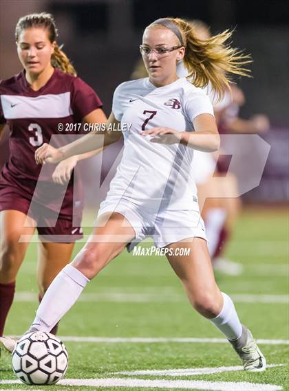 Thumbnail 3 in Dobyns-Bennett vs. Tennessee photogallery.