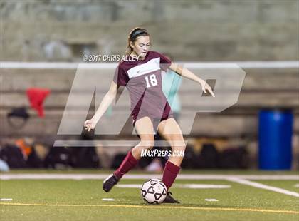 Thumbnail 3 in Dobyns-Bennett vs. Tennessee photogallery.