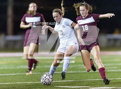 Thumbnail 1 in Dobyns-Bennett vs. Tennessee photogallery.