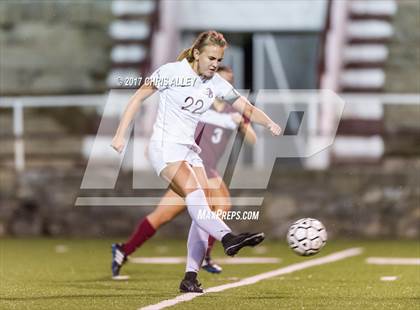 Thumbnail 2 in Dobyns-Bennett vs. Tennessee photogallery.