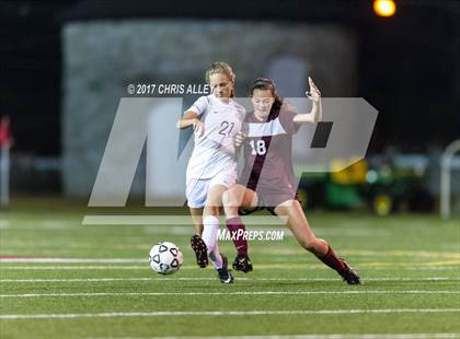 Thumbnail 1 in Dobyns-Bennett vs. Tennessee photogallery.