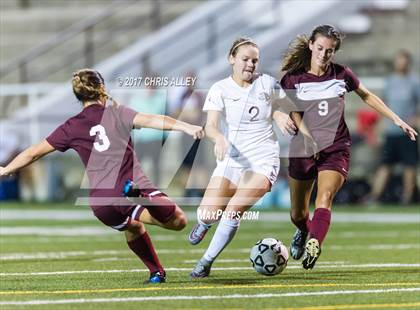 Thumbnail 3 in Dobyns-Bennett vs. Tennessee photogallery.