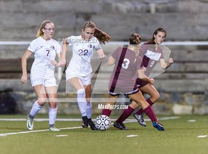 Thumbnail 2 in Dobyns-Bennett vs. Tennessee photogallery.