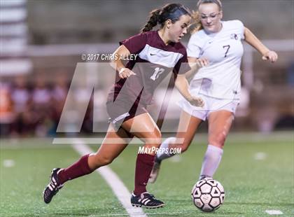 Thumbnail 1 in Dobyns-Bennett vs. Tennessee photogallery.