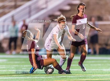 Thumbnail 1 in Dobyns-Bennett vs. Tennessee photogallery.