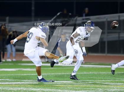 Thumbnail 2 in Warren vs. Lynwood photogallery.