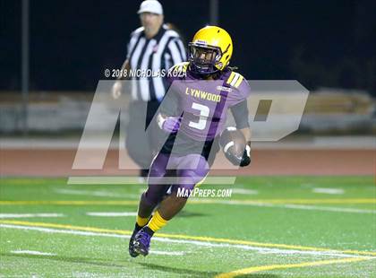 Thumbnail 3 in Warren vs. Lynwood photogallery.
