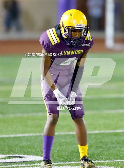 Thumbnail 2 in Warren vs. Lynwood photogallery.