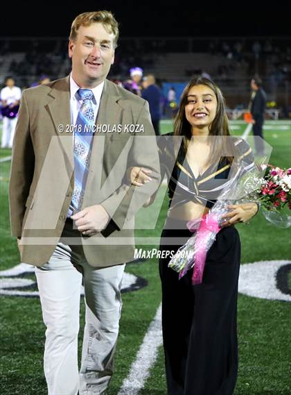 Thumbnail 2 in Warren vs. Lynwood photogallery.