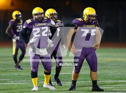 Thumbnail 3 in Warren vs. Lynwood photogallery.