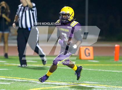Thumbnail 2 in Warren vs. Lynwood photogallery.