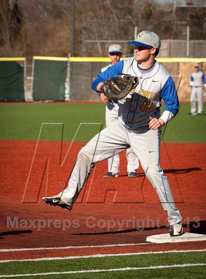 Thumbnail 1 in Newport Central Catholic vs McNicholas photogallery.