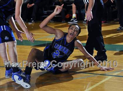 Thumbnail 2 in Windward vs. Bellarmine-Jefferson (CIF SS D4A Playoffs) photogallery.