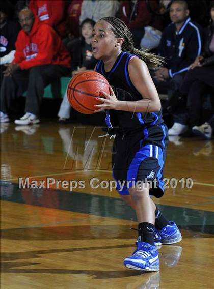 Thumbnail 2 in Windward vs. Bellarmine-Jefferson (CIF SS D4A Playoffs) photogallery.