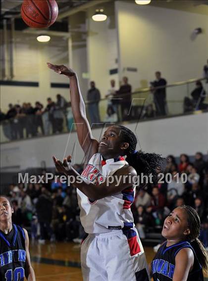 Thumbnail 1 in Windward vs. Bellarmine-Jefferson (CIF SS D4A Playoffs) photogallery.