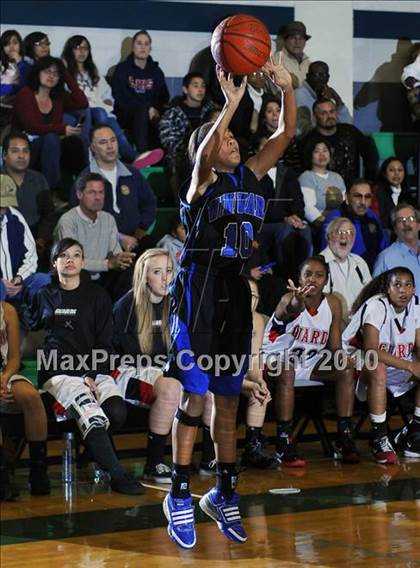 Thumbnail 3 in Windward vs. Bellarmine-Jefferson (CIF SS D4A Playoffs) photogallery.