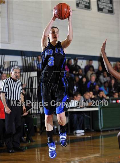 Thumbnail 3 in Windward vs. Bellarmine-Jefferson (CIF SS D4A Playoffs) photogallery.