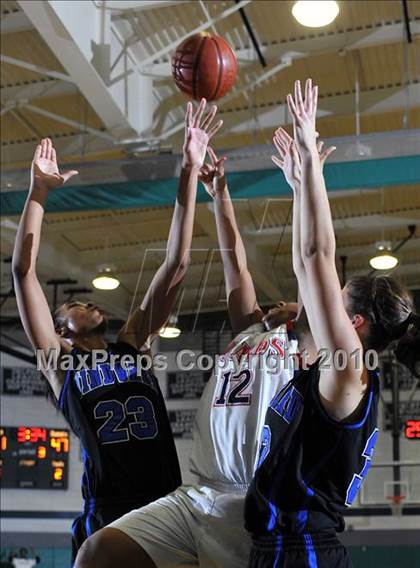 Thumbnail 1 in Windward vs. Bellarmine-Jefferson (CIF SS D4A Playoffs) photogallery.