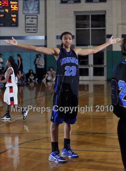 Thumbnail 2 in Windward vs. Bellarmine-Jefferson (CIF SS D4A Playoffs) photogallery.