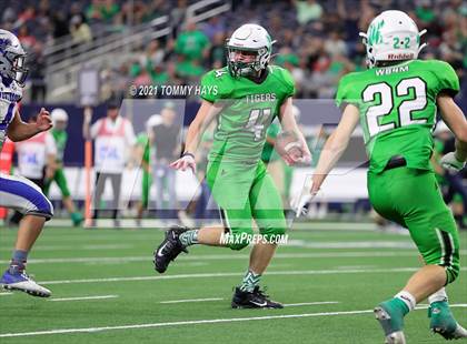 Thumbnail 2 in Westbrook vs. May (UIL State Football 6-Man 1A D1 Finals) photogallery.