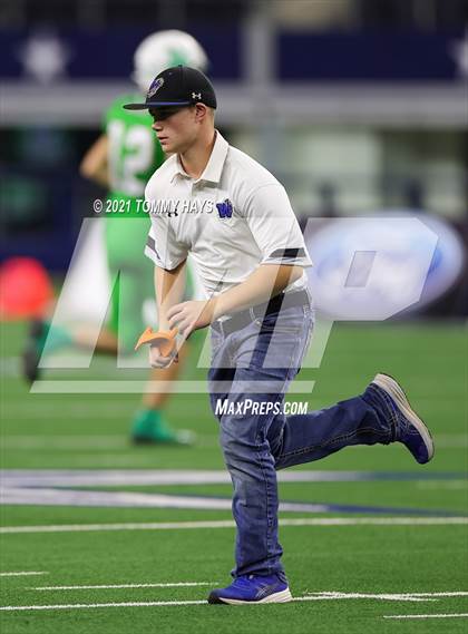 Thumbnail 1 in Westbrook vs. May (UIL State Football 6-Man 1A D1 Finals) photogallery.