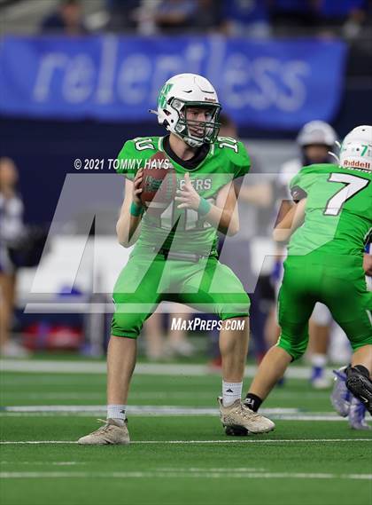 Thumbnail 3 in Westbrook vs. May (UIL State Football 6-Man 1A D1 Finals) photogallery.