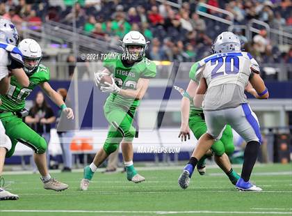 Thumbnail 1 in Westbrook vs. May (UIL State Football 6-Man 1A D1 Finals) photogallery.