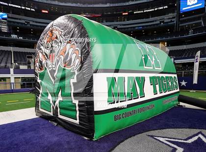 Thumbnail 3 in Westbrook vs. May (UIL State Football 6-Man 1A D1 Finals) photogallery.