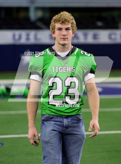 Thumbnail 3 in Westbrook vs. May (UIL State Football 6-Man 1A D1 Finals) photogallery.