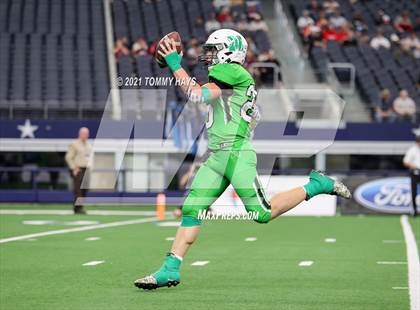 Thumbnail 2 in Westbrook vs. May (UIL State Football 6-Man 1A D1 Finals) photogallery.