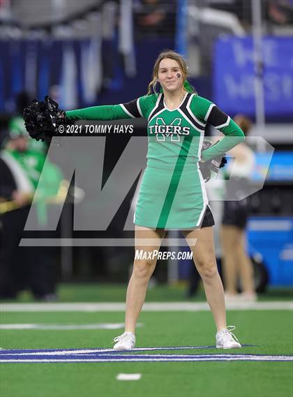 Thumbnail 1 in Westbrook vs. May (UIL State Football 6-Man 1A D1 Finals) photogallery.